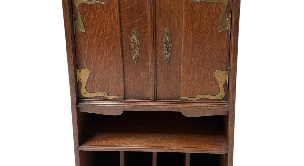 Arts & Crafts Art Nouveau Cabinet by H.P. Mutters & Zoon Den Haag, 1900s